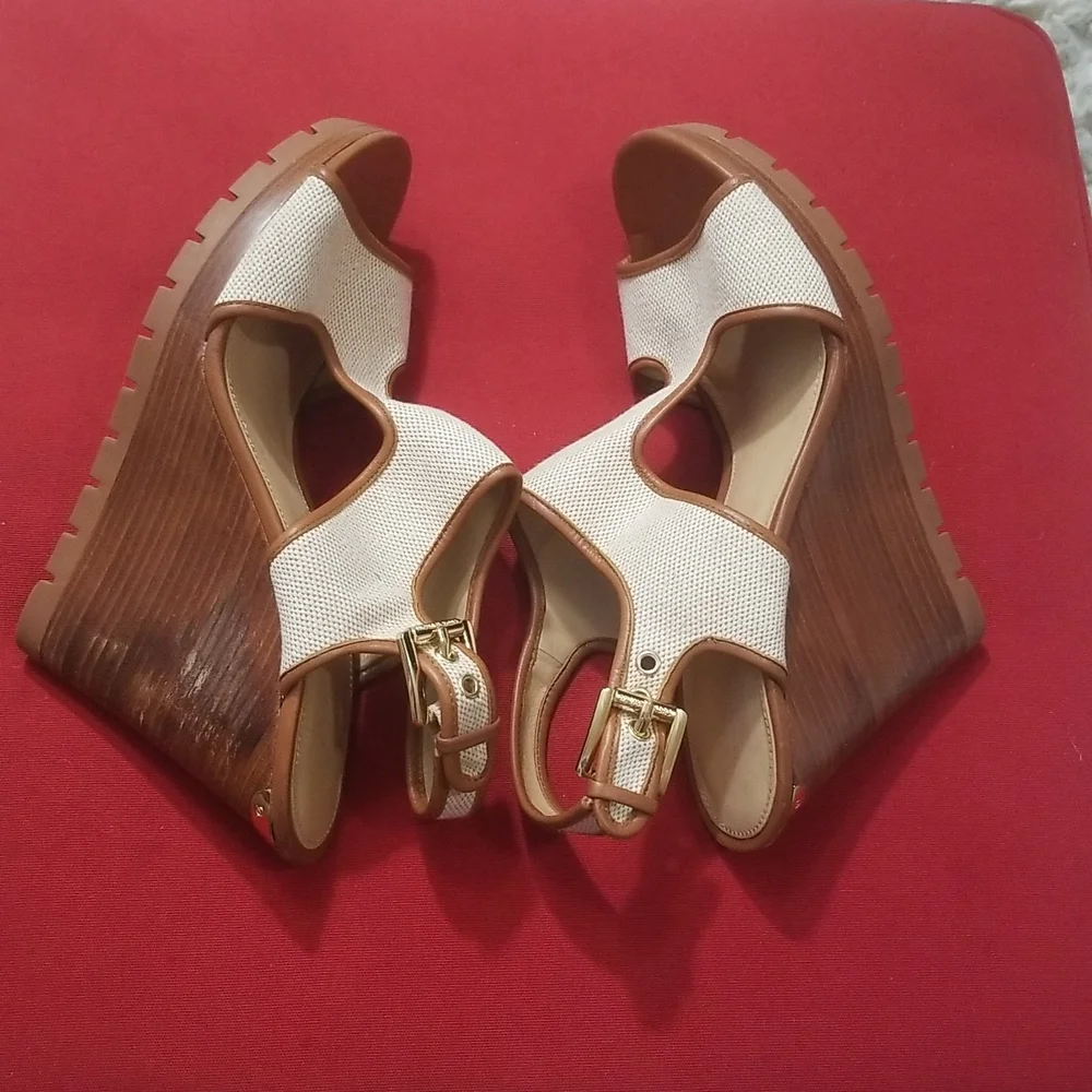 MICHAEL KORS WEDGE SANDALS - Picture 6 of 10